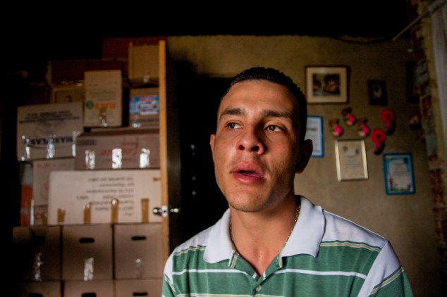 Roger tiene una hija y una esposa que recibirán una vivienda en la Ciudad Zamora